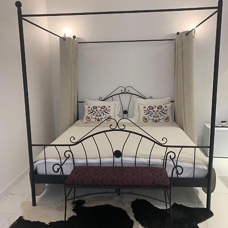 Tiltu 5 Jacuzzi Apartment كلابيدا المظهر الخارجي الصورة