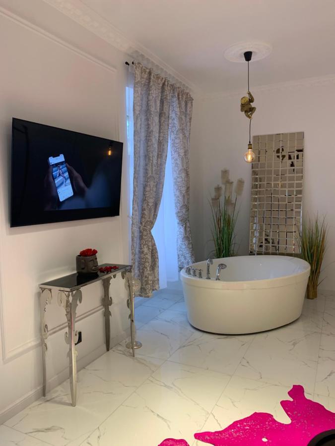 Tiltu 5 Jacuzzi Apartment كلابيدا المظهر الخارجي الصورة