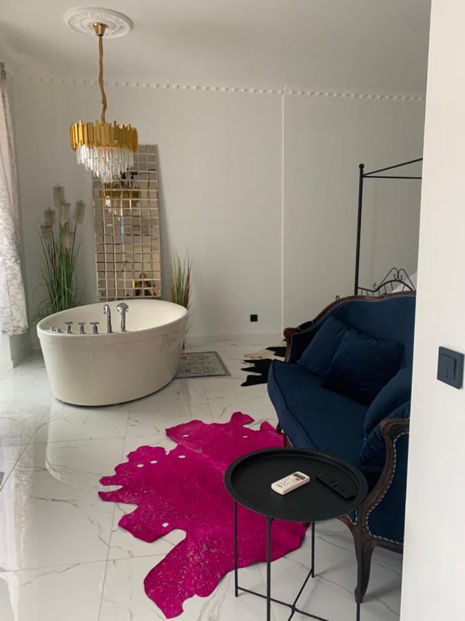 Tiltu 5 Jacuzzi Apartment كلابيدا المظهر الخارجي الصورة